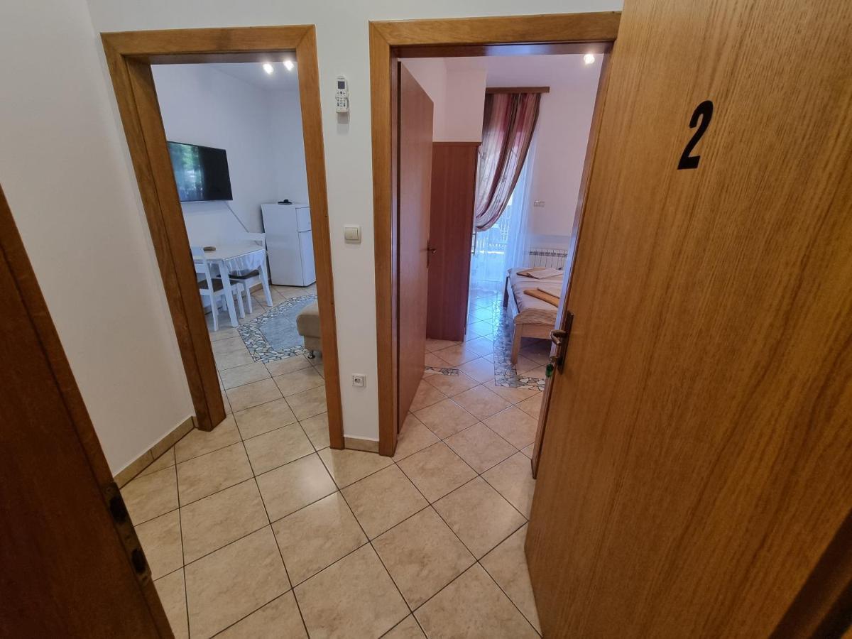 Apartamento Apartman 2 Ližnjan Exterior foto